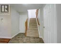 404 TEALBY Crescent - 8