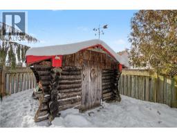 919 VERONICA Court - 37