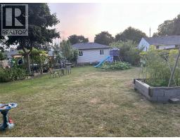 11 JAMES Avenue - 12