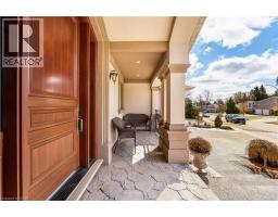60 CHANDOS Drive - 2