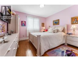 60 CHANDOS Drive - 21