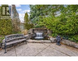 60 CHANDOS Drive - 39