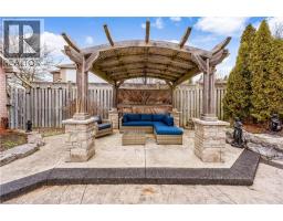 60 CHANDOS Drive - 40