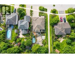 60 CHANDOS Drive - 42