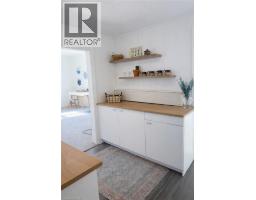 2083 MAIN Street N - 23