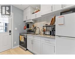 135 SHERWOOD Drive - 14