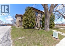 135 SHERWOOD Drive - 3