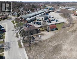 135 SHERWOOD Drive - 5