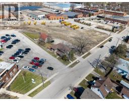 135 SHERWOOD Drive - 7