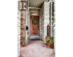 124 ALLEN Street E - 4