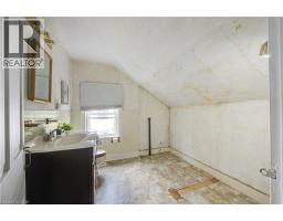 37 DECEW Street W - 23