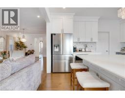 565 FLORENCEDALE Crescent - 10