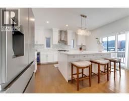 565 FLORENCEDALE Crescent - 9