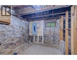 115 COURTNEY Street - 35