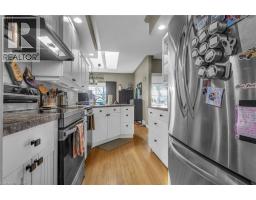 26 WOODLAND Crescent - 11