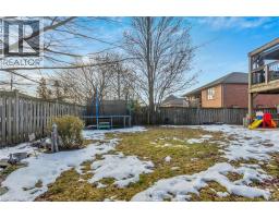 26 WOODLAND Crescent - 31