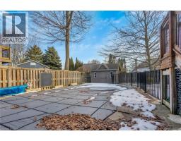 26 WOODLAND Crescent - 32