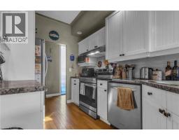 26 WOODLAND Crescent - 8