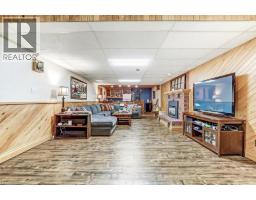 4 DONJON Boulevard - 18