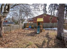 15 HERLAN Avenue - 11