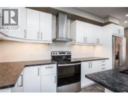 15 HERLAN Avenue - 16