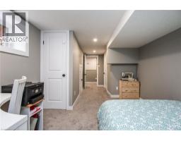 15 HERLAN Avenue - 44