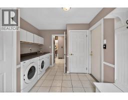 208 MEADOWBROOK Drive - 18