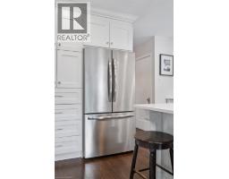 63 CLAREMONT Avenue - 10