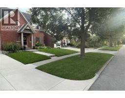 63 CLAREMONT Avenue - 46