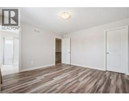 120 LINKS Crescent - 17