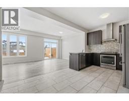 120 LINKS Crescent - 8