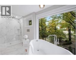 239 CORRIE Crescent - 31