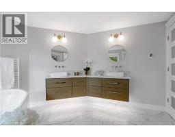 239 CORRIE Crescent - 32