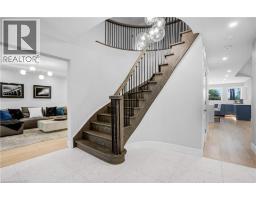 239 CORRIE Crescent - 4