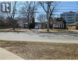 291 ALBERT Street - 3