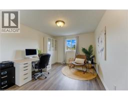 80 EVERGLADE Crescent - 25