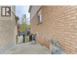 80 EVERGLADE Crescent - 35