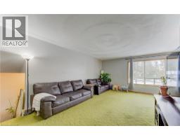 98 SHEA Crescent - 7