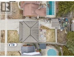 46 PINEHURST Crescent - 47