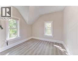 233 LANCASTER Street E - 16