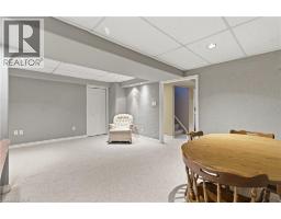 10 BROOKSIDE Crescent - 18