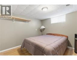 10 BROOKSIDE Crescent - 22