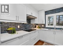 54 DEERWOOD Crescent - 15