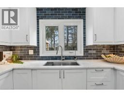 54 DEERWOOD Crescent - 17