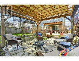 54 DEERWOOD Crescent - 40