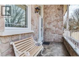 18 CHAMPLAIN Crescent - 4