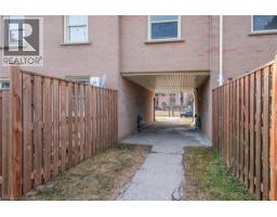 27 QUEENSTON Drive - 3
