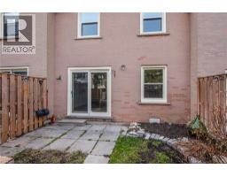27 QUEENSTON Drive - 4