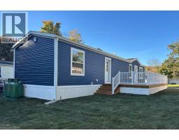 24 MACPHERSON Crescent - 14