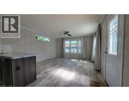 24 MACPHERSON Crescent - 8